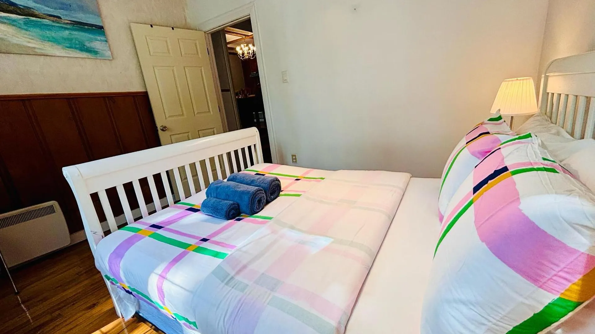 Sunlit Haven Apartment - Free Parking Montreal 0*,